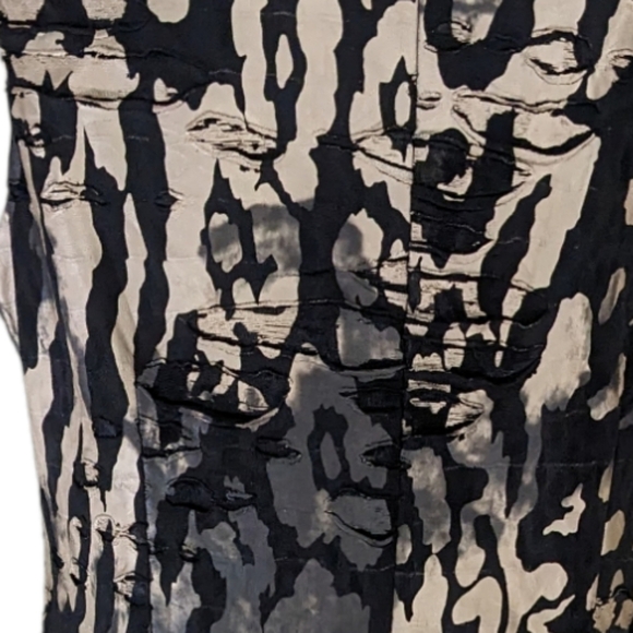 Frank Lyman unique distressed Dress size 10.  Black and gold.  Very femi… - Picture 11 of 13